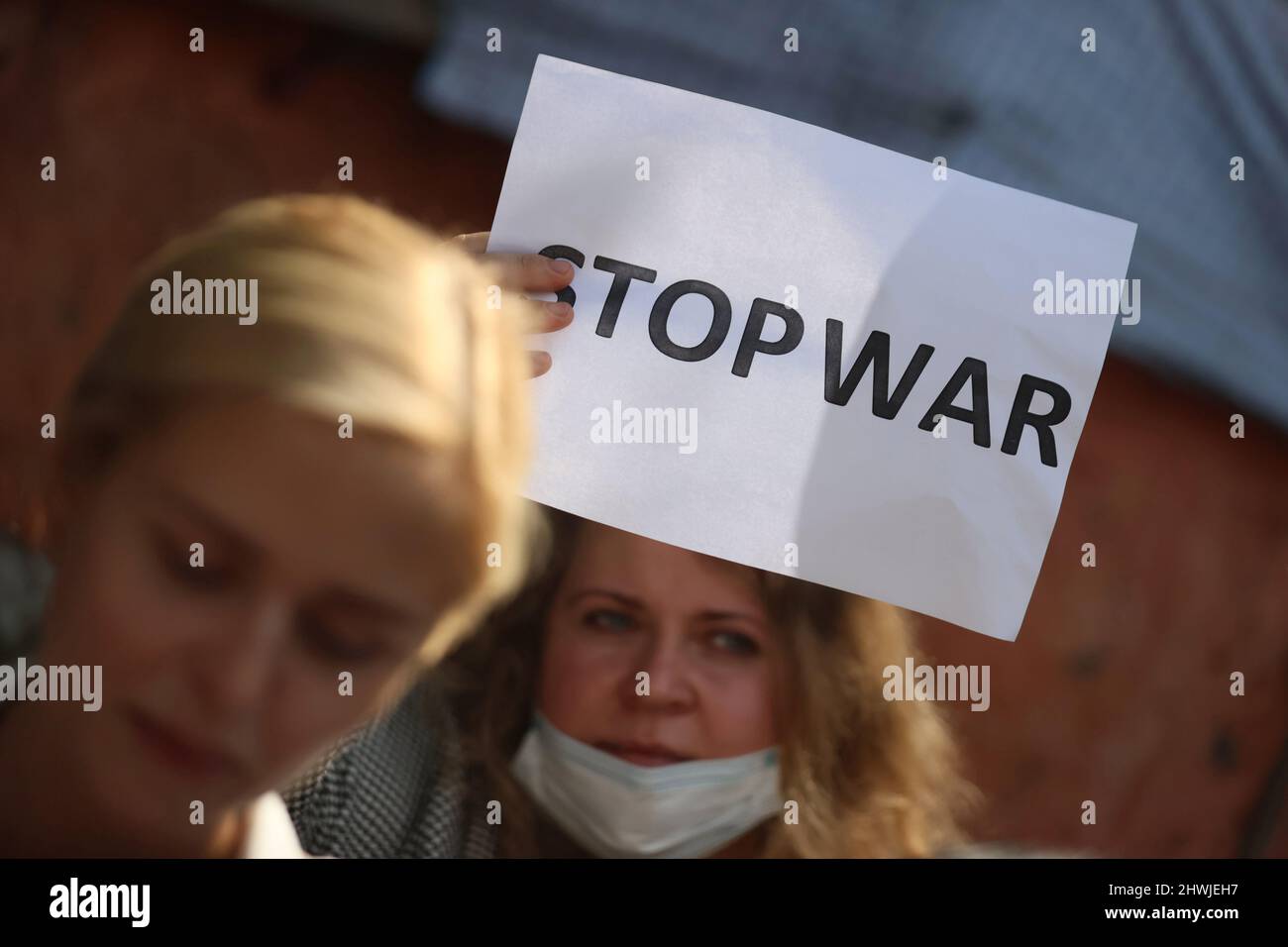 New Delhi, New Delhi, India. 6th Mar, 2022. A Ukrainian woman holds a placard in solidarity with the people of Ukraine after Russia's invasion. (Credit Image: © Karma Sonam Bhutia/ZUMA Press Wire) Stock Photo