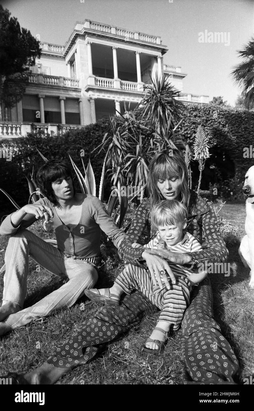 Keith Richard & Anita Pallenberg at their home, the rented Villa Nellcôte, a 19th century sixteen-room mansion on the waterfront of Villefranche-sur-Mer in the Côte d'Azur where the band recorded Exile on Main Street May 1971. Stock Photo