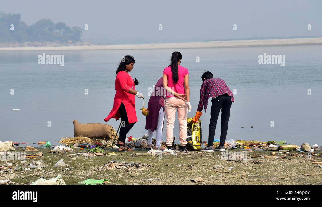 Guwahati, Guwahati, India. 6th Mar, 2022. Students and youth cleaning