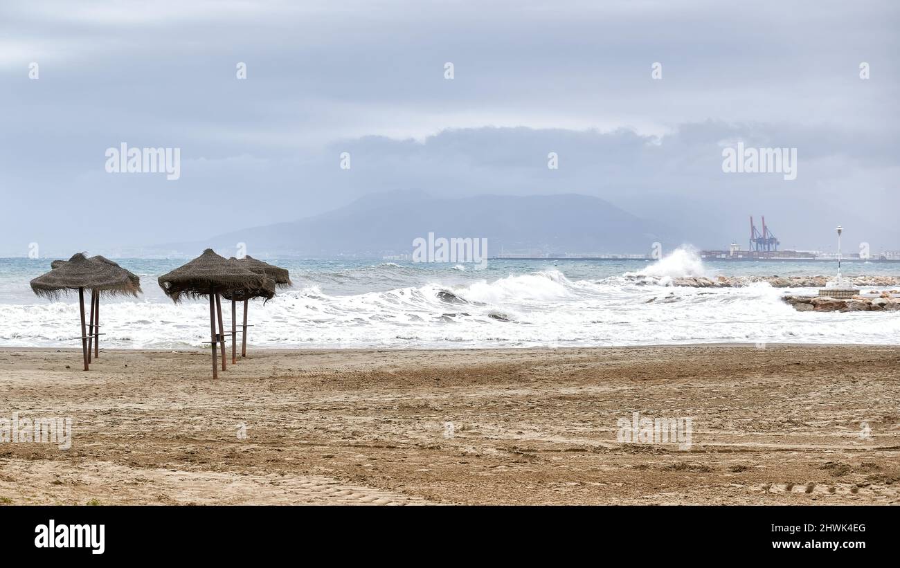 Strong wind umbrella hi-res stock photography and images - Alamy