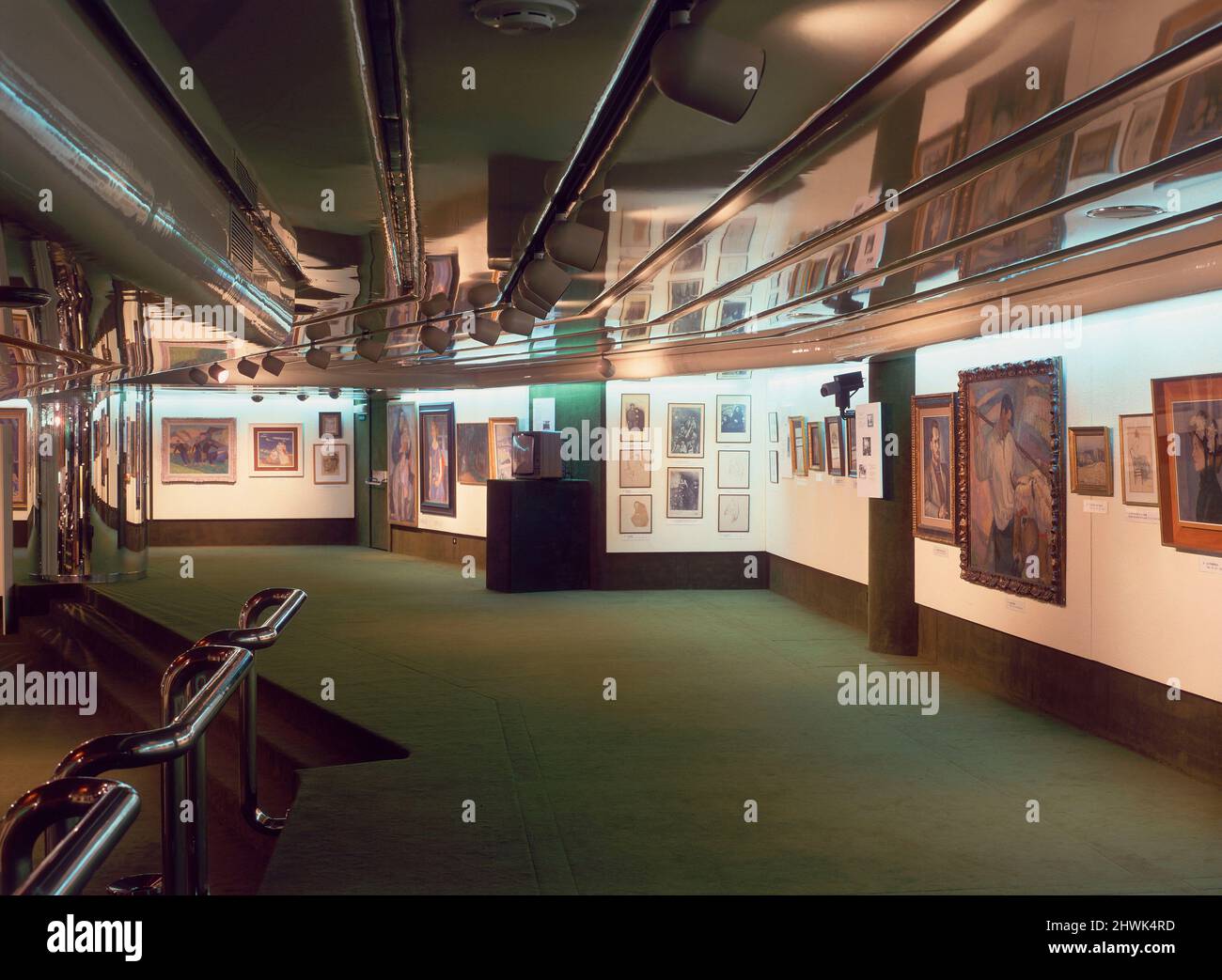 INTERIOR DE LA SALA DE EXPOSICIONES. Author: DANIEL VAZQUEZ DIAZ. Location: BANCO BILBAO VIZCAYA-AZCA. MADRID. SPAIN. Stock Photo