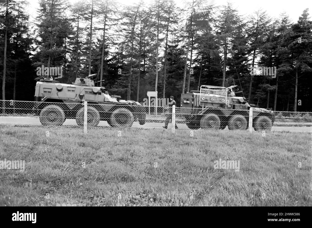 British Army Border Patrol on duty in Northern Ireland. August 1971 72-00062-007 Stock Photo