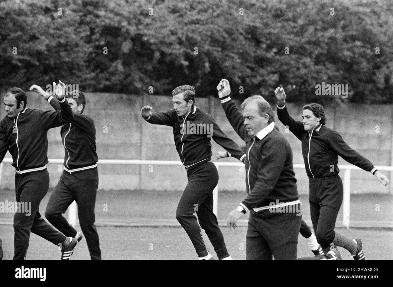 Alfredo Di Stefano shows his boys the Valencia FC how to do it as they