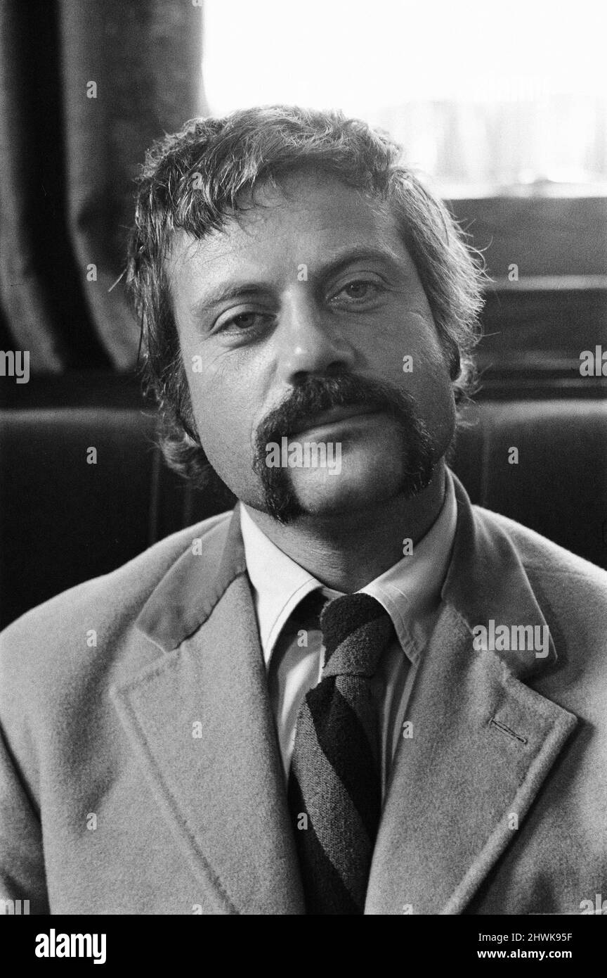 Oliver reed british actor in hi-res stock photography and images
