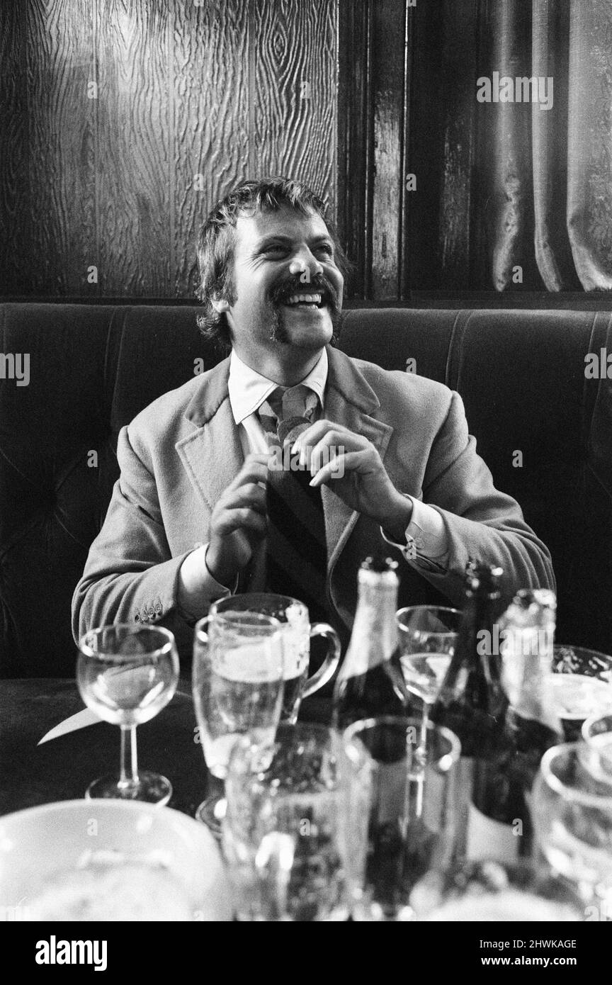 Actor oliver reed Black and White Stock Photos & Images - Alamy