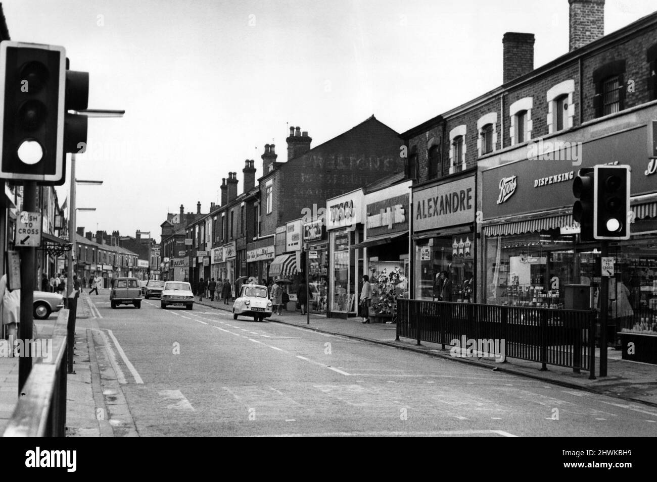 The shopping centre of Widnes, Albert Road. 28th July 1973 Stock Photo Alamy