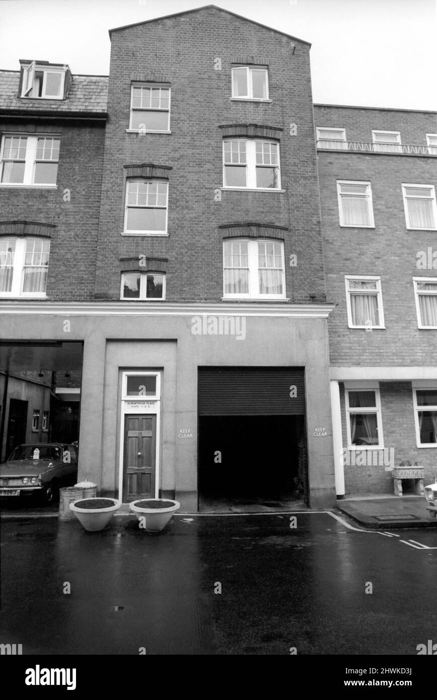 The home of Mick Taylor one of the Rolling Stones pop group Flat 3, 10, Montrose Place, S.W.1. March 1971 71-2173-002 Stock Photo