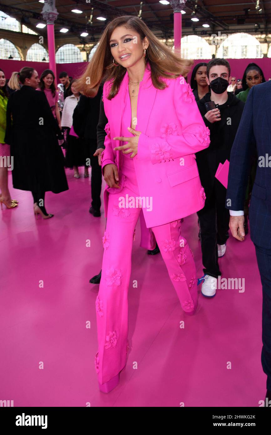 zendaya attends the louis vuitton womenswear fw 2023-24 during paris  fashion week in paris, france-060323_23