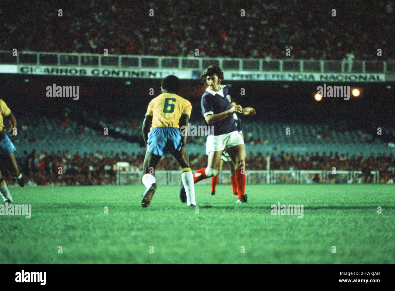 Brazil 1-0 Scotland, 1972 Brazil Independence Cup, final stage, Group A match at the Estadio do Maracana, Rio de Janeiro, Brazil, Wednesday 5th July 1972. Pictured, Willie Morgan in action during the match. Stock Photo