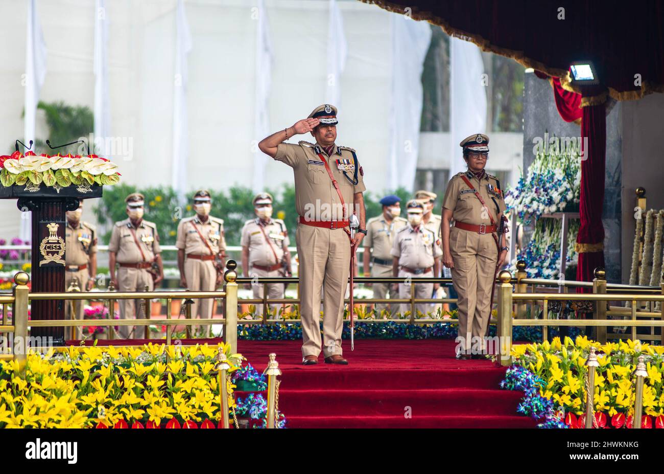 cisf-director-general-sheel-vardhan-singh-salutes-during-53rd-raising