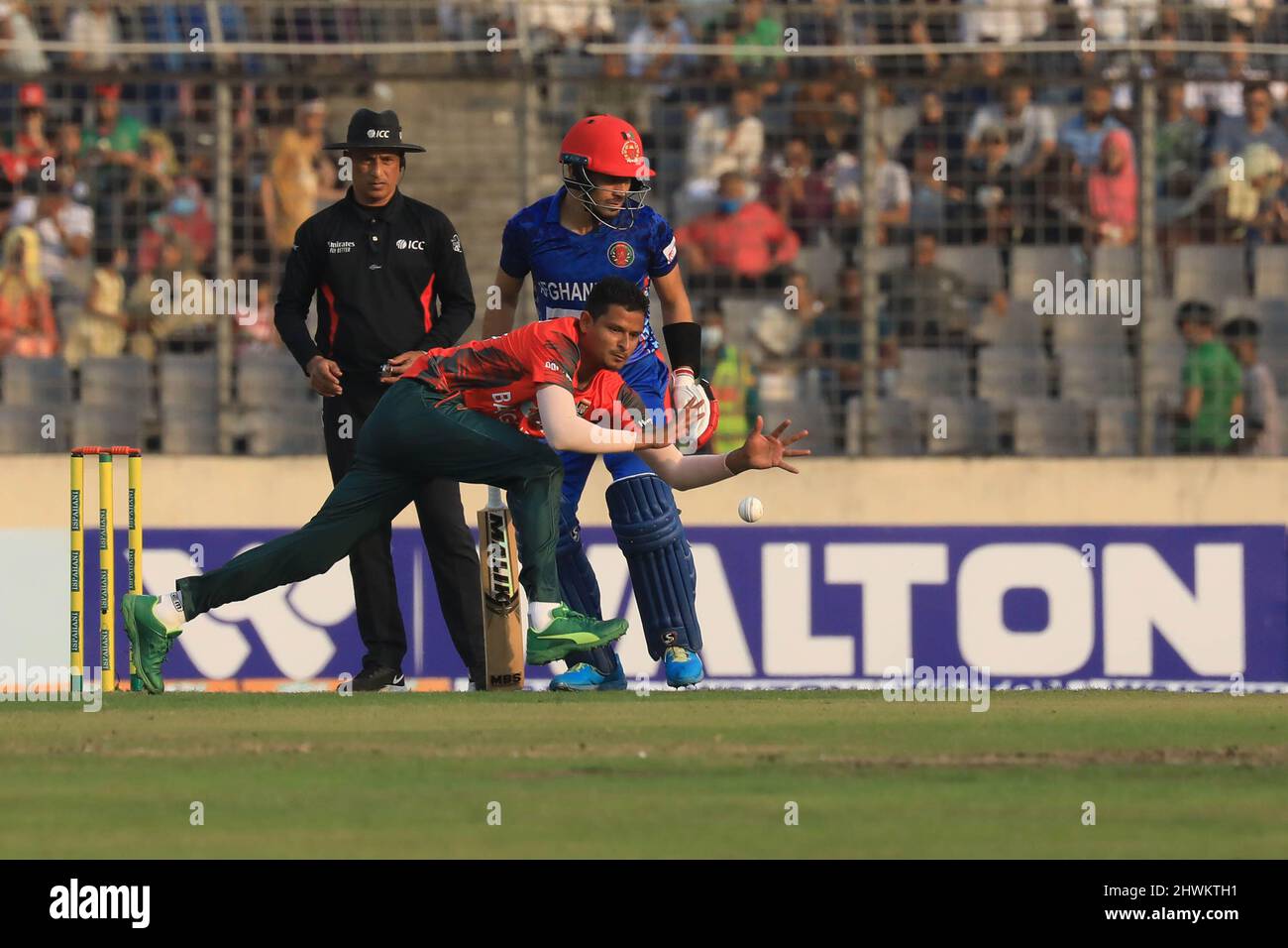 Dhaka, Bangladesh. 05th Mar, 2022. Bangladesh cricket player, Nasum Ahmed in action during the second T20 match between Afghanistan cricket team and Bangladesh at Sher-E-Bangla National Cricket Stadium. Afghanistan won by 8 wickets (with 14 balls remaining) Credit: SOPA Images Limited/Alamy Live News Stock Photo