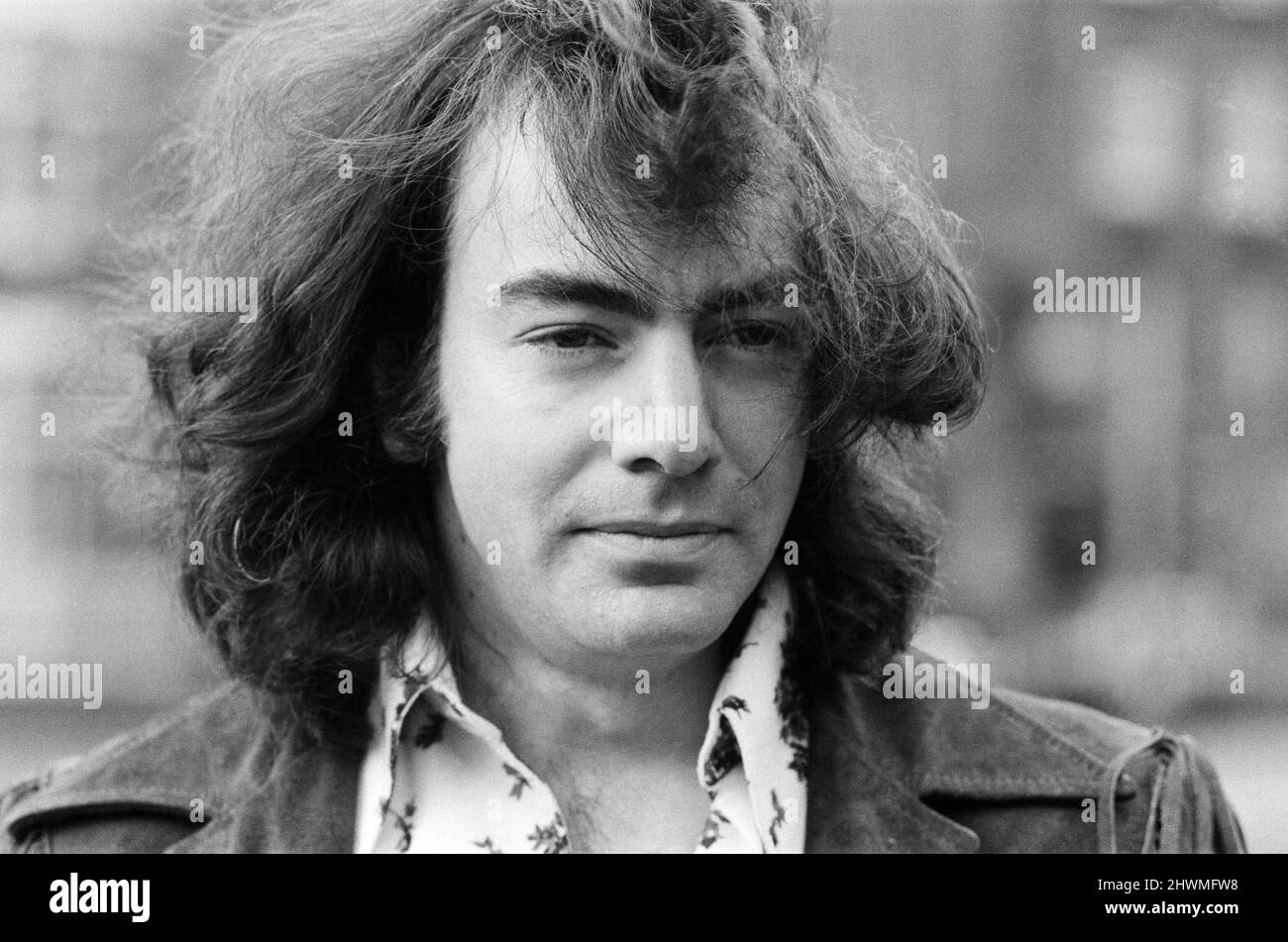 Neil Diamond, top American singer songwriter is in Britain for a month long European tour which opens this Saturday (27th May) at London's Royal Albert Hall. Pictured in Kensington Gardens. 25th May 1972. Stock Photo