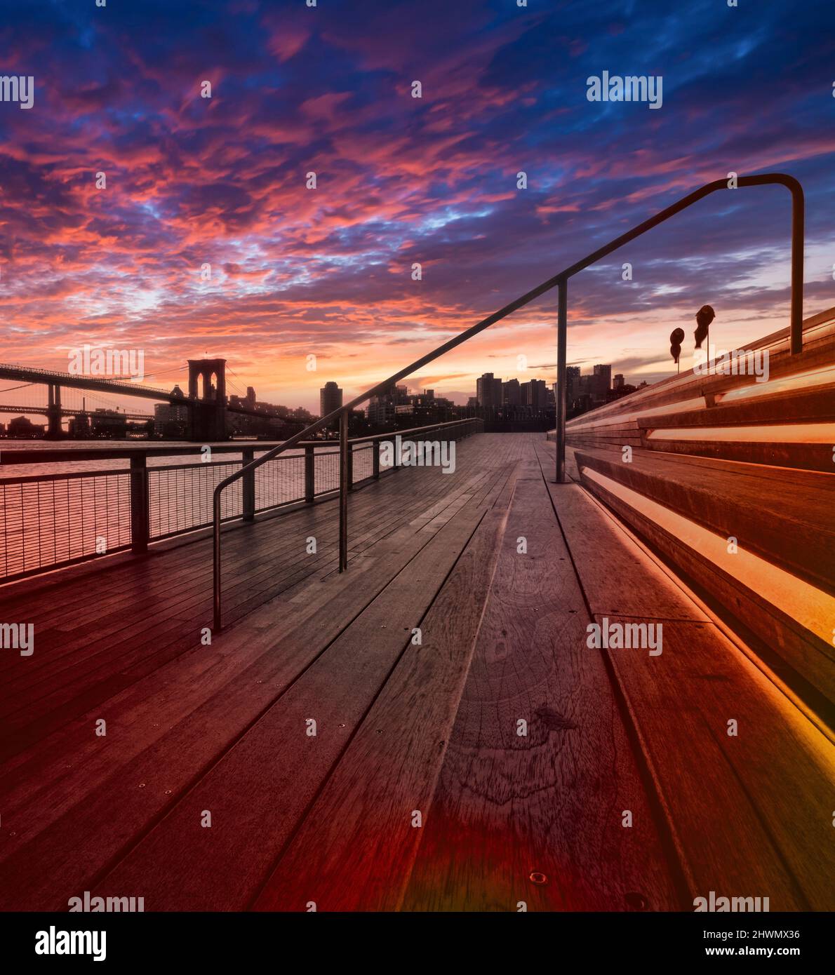 New york city beautiful sunrise hi-res stock photography and images - Alamy