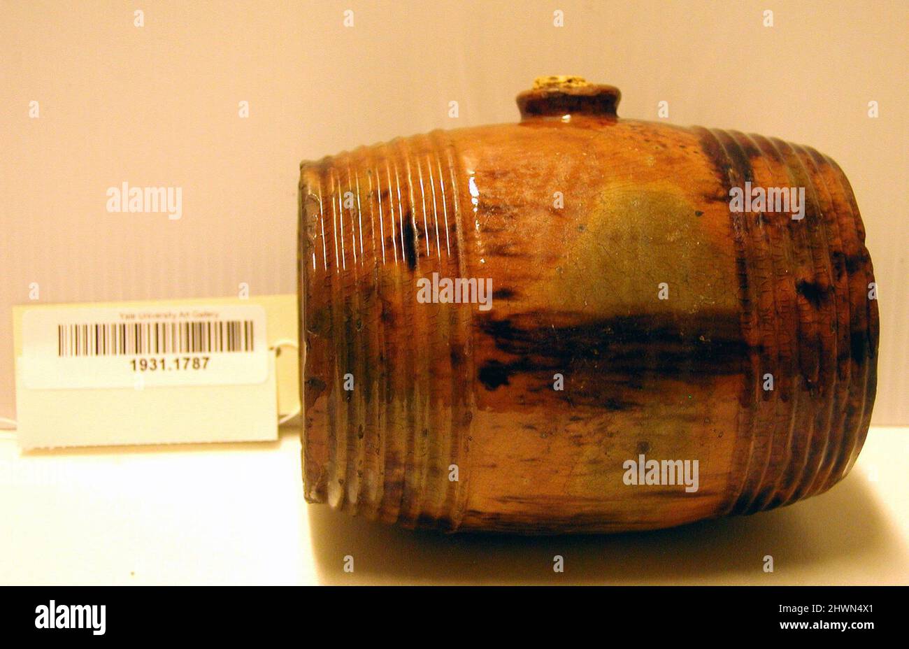 Colonial barrel storage hi-res stock photography and images - Alamy