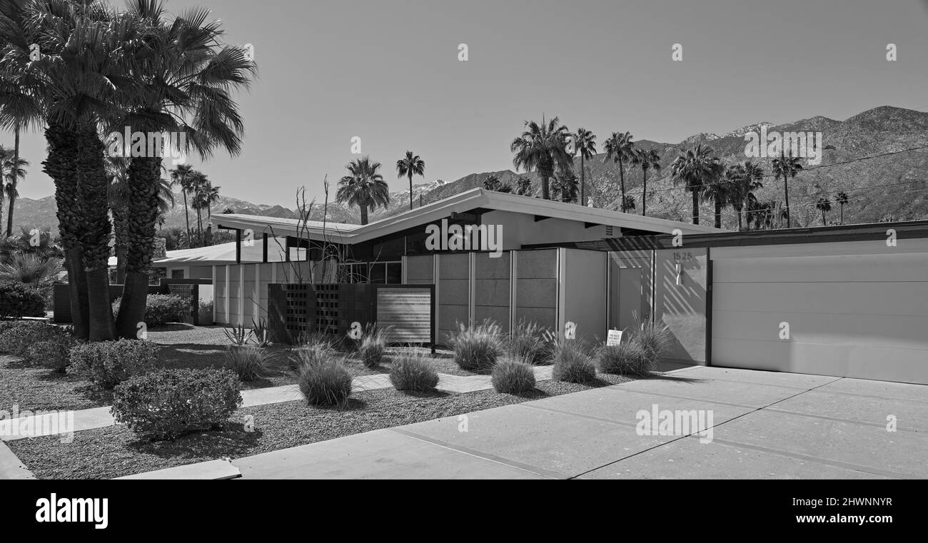 Desert modernism hi-res stock photography and images - Alamy