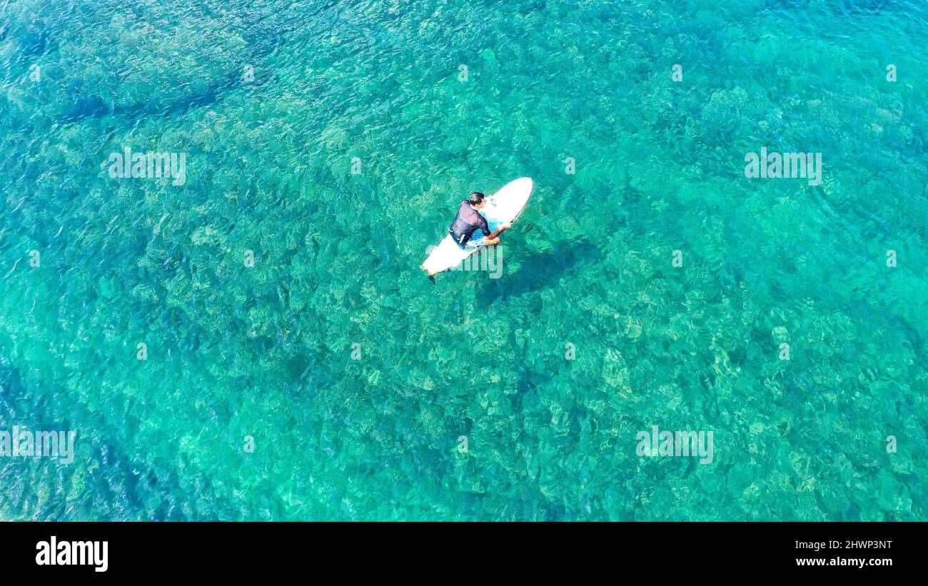 Aerial view group surfers hi-res stock photography and images - Alamy