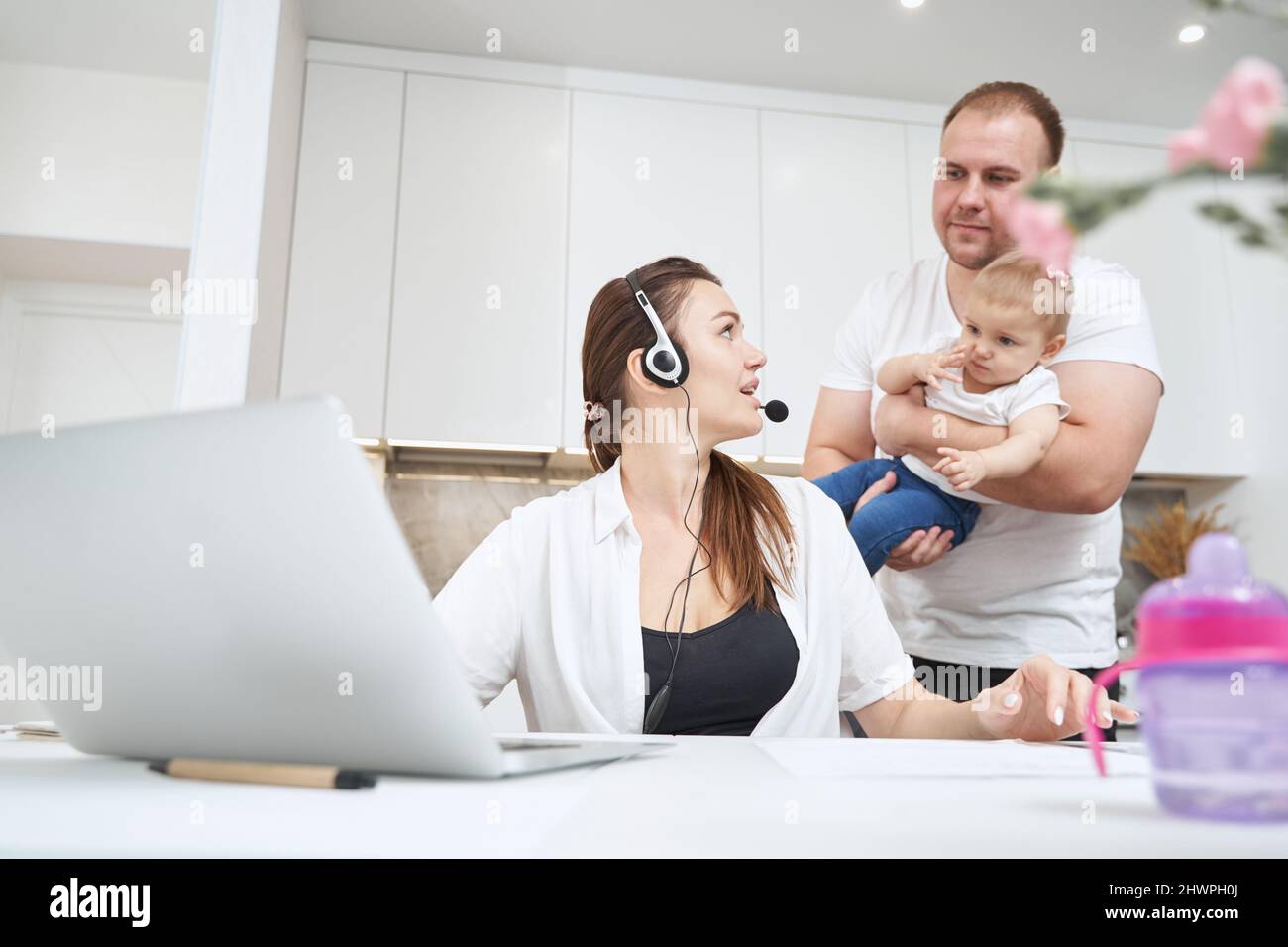 Mother bringing child to work hires stock photography and images Alamy