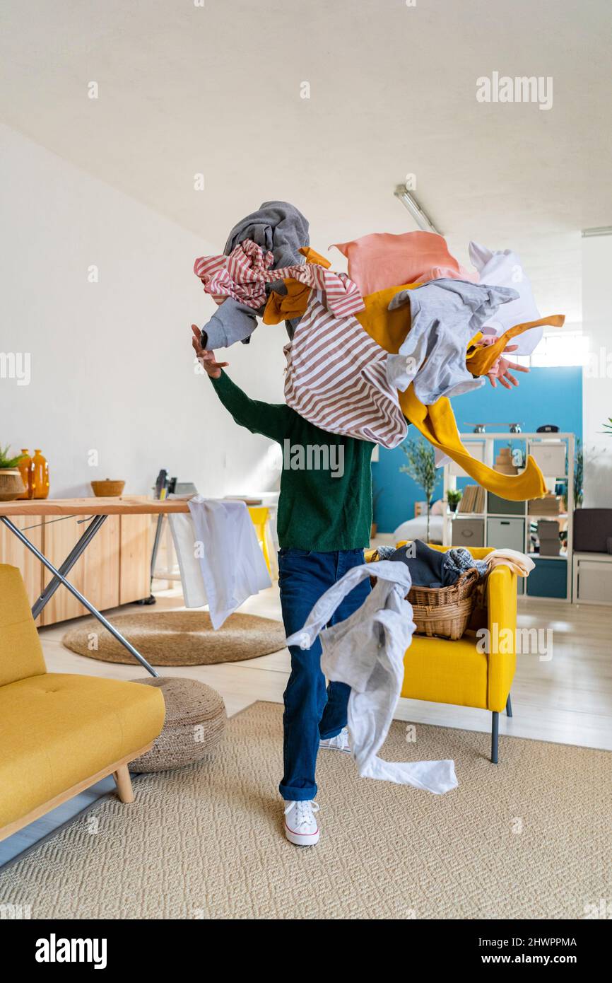 Throwing in face hires stock photography and images Alamy