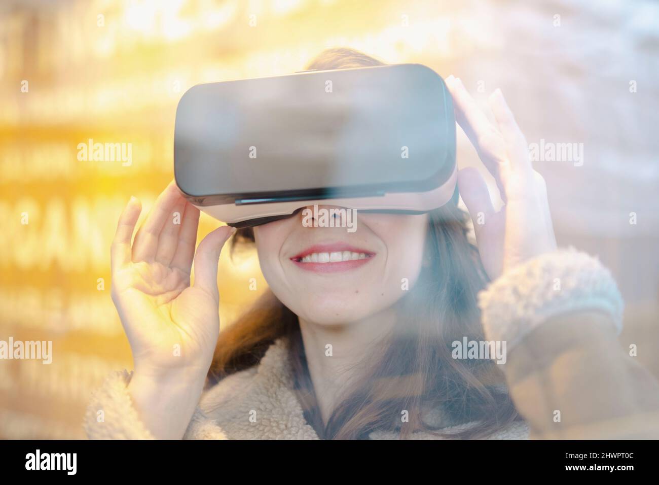 Woman wearing wireless vr hi-res stock photography and images - Alamy