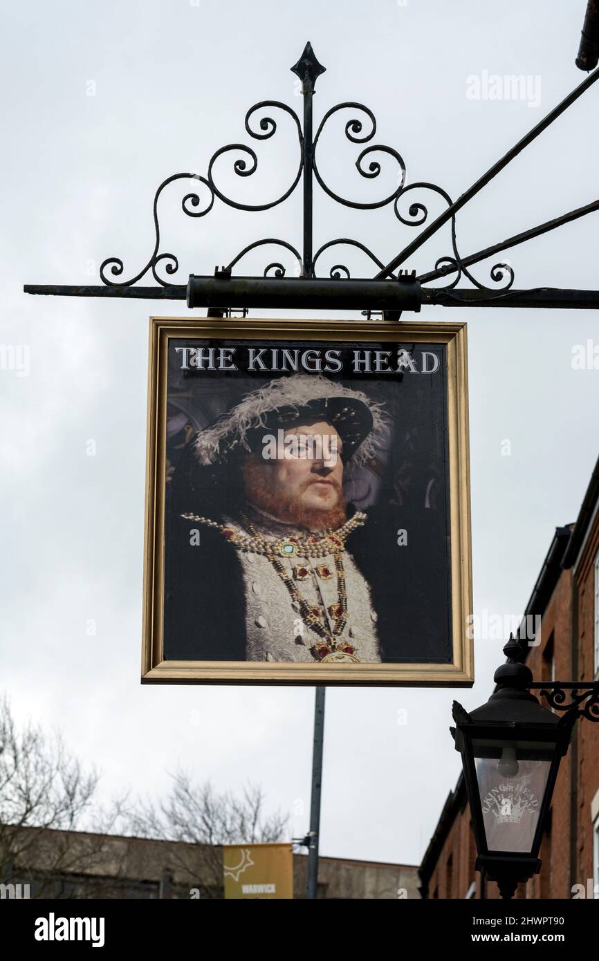 The Kings Head pub sign, Warwick, Warwickshire, England, UK Stock Photo