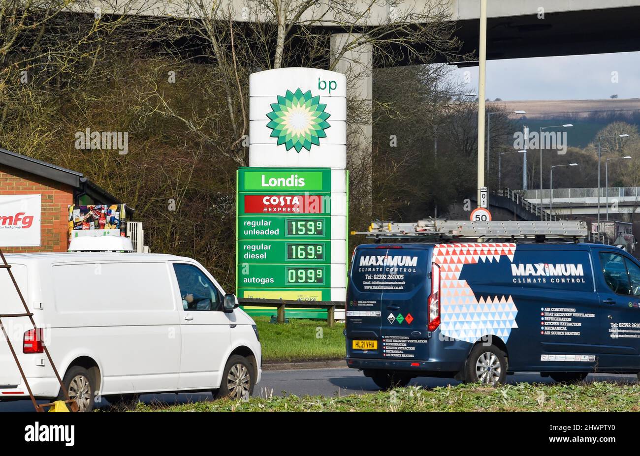 Uk economy inflation cost of living gas energy prices hires stock