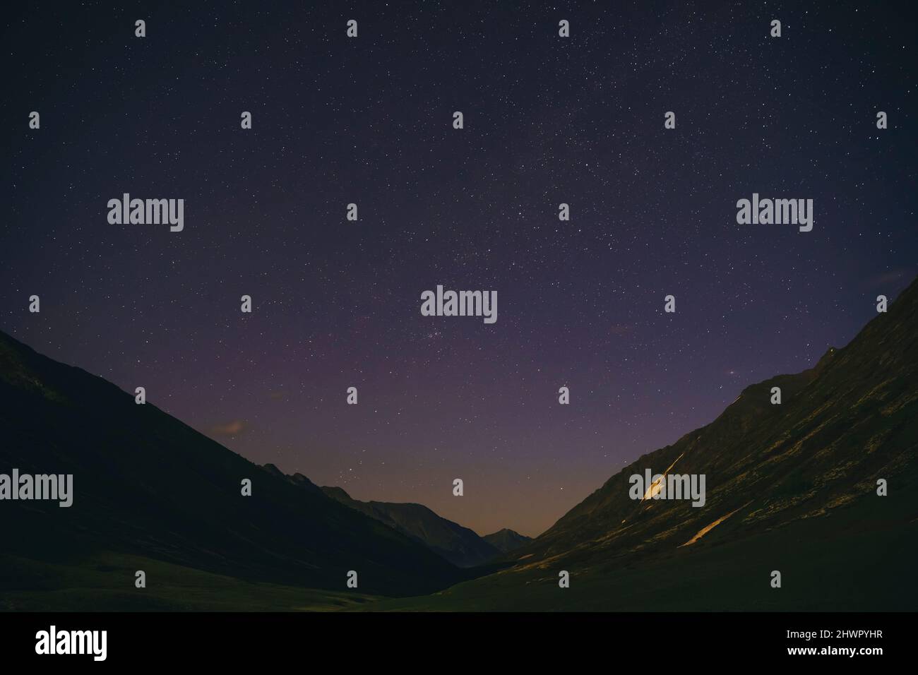 The night sky over mountain hi-res stock photography and images - Alamy
