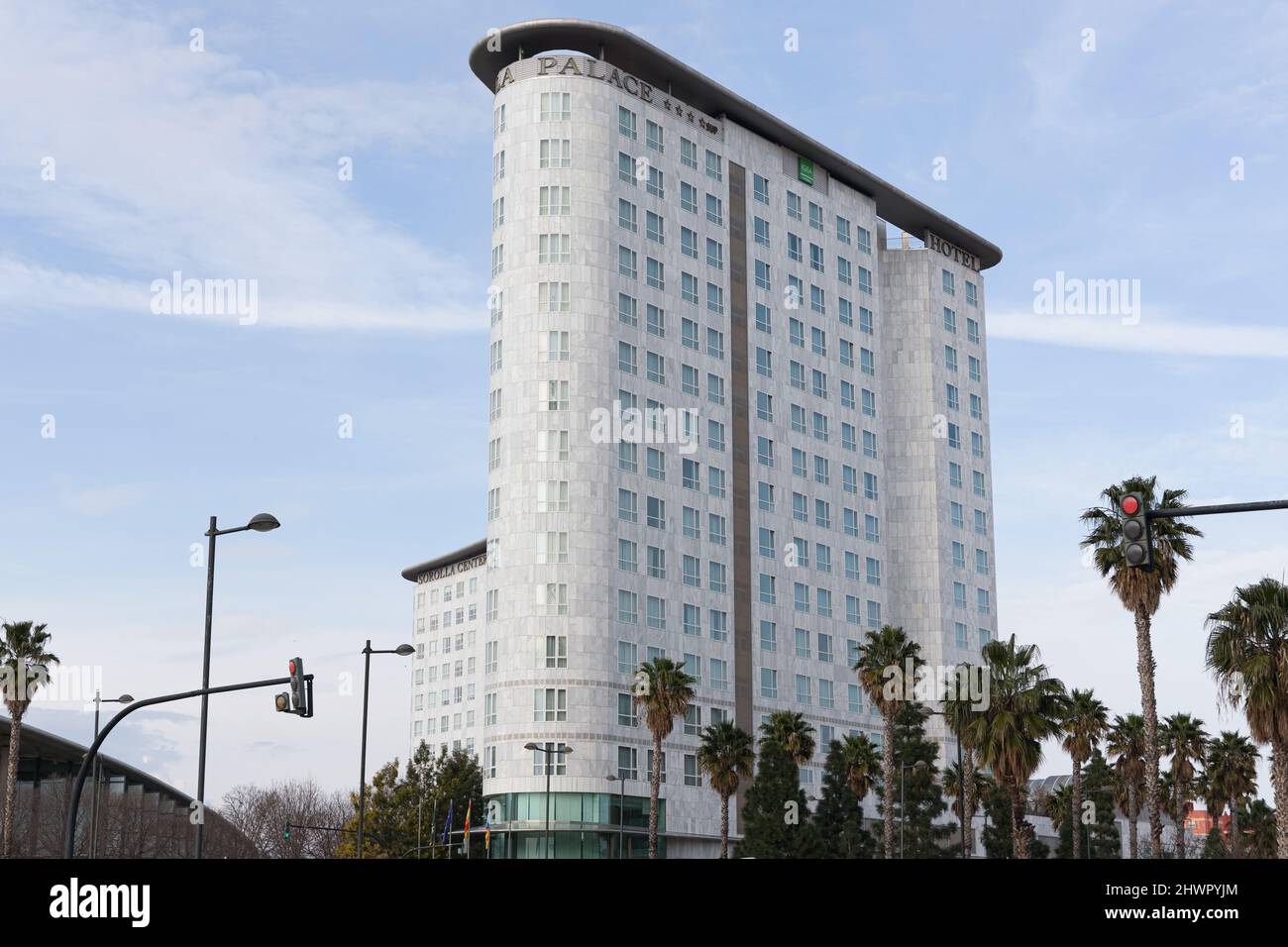 Largest hotel hi-res stock photography and images - Alamy