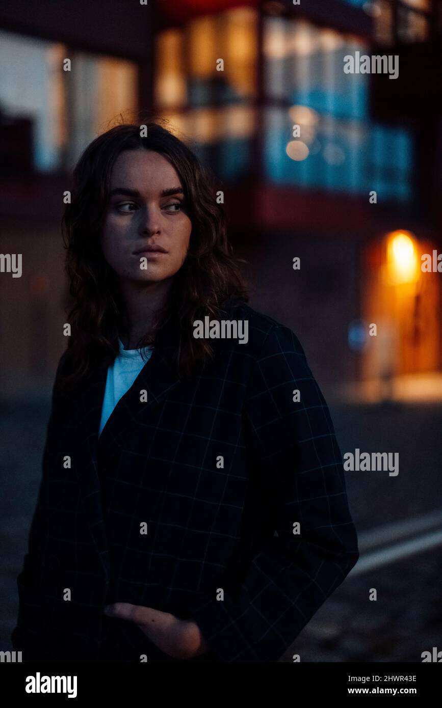Young woman city street hi-res stock photography and images - Alamy
