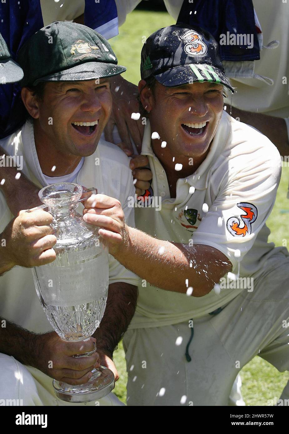 File photo dated 05-01-2007 of Ricky Ponting (left) and Shane Warne. Former Australia captain Ricky Ponting plans to ensure Shane Warne's legacy lives on through the new generation of cricketers by passing on the things he learned from the spin great. Issue date: Monday March 7, 2022. Stock Photo