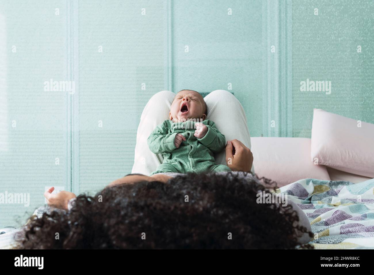 Lap pillow hi res stock photography and images Alamy