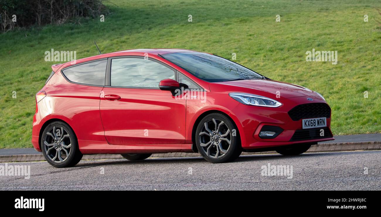 Small ford hatchback hi-res stock photography and images - Alamy