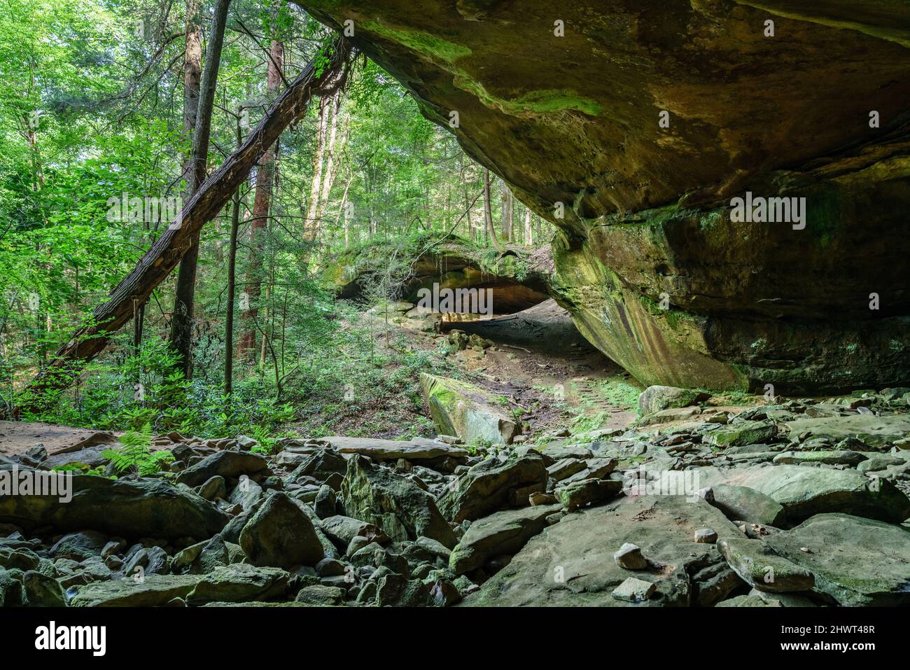 Arch of rocks hi-res stock photography and images - Alamy