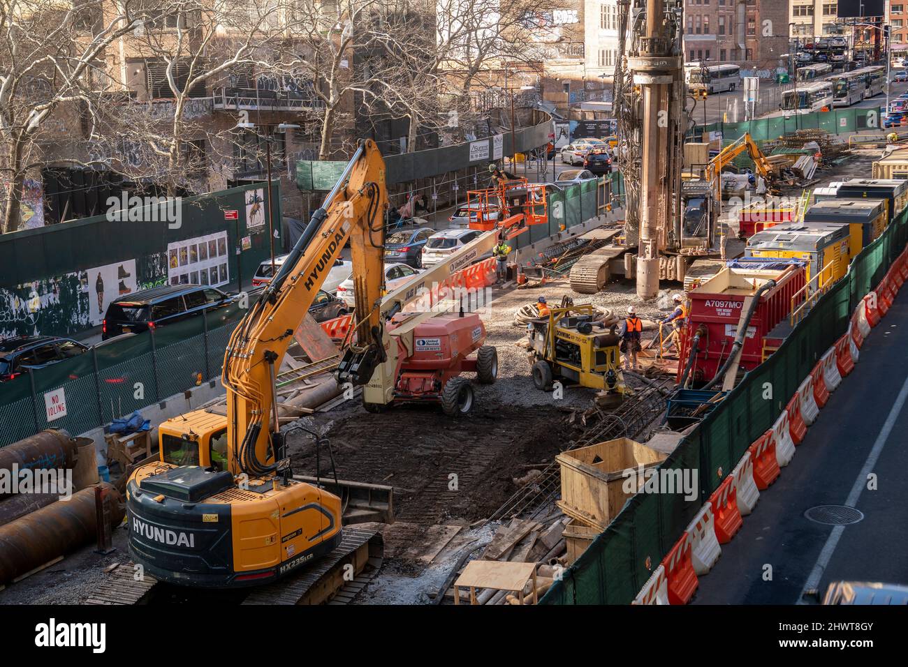 Construction is underway for the extension of the popular High Line Park over West 30th St in New York on Thursday, March 3, 2022. The $50 million connection over West St. will turn north connecting the park to the Manhattan West complex and Moynihan Train Hall. (© Richard B. Levine) Stock Photo