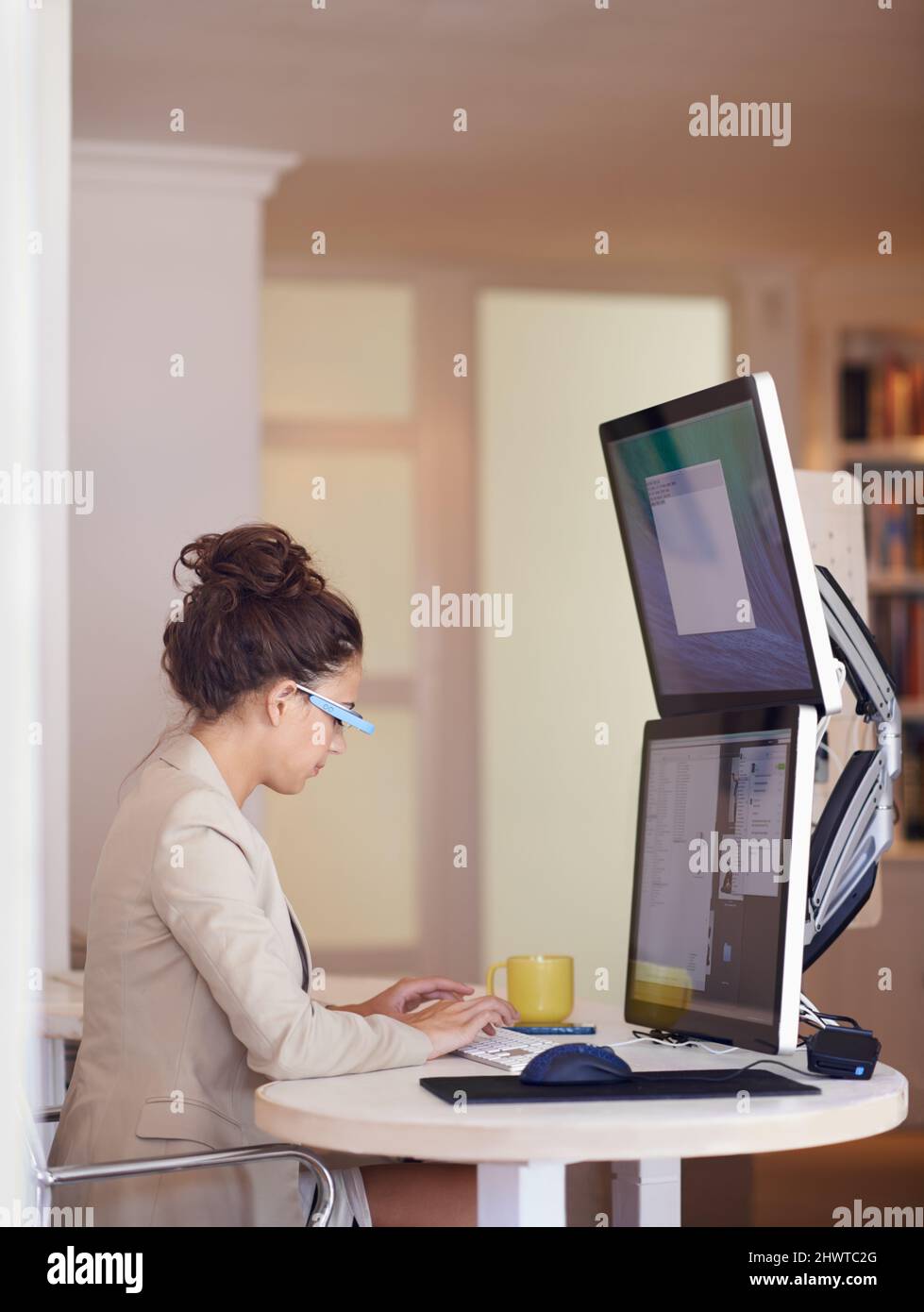 Dual screen hi-res stock photography and images - Alamy