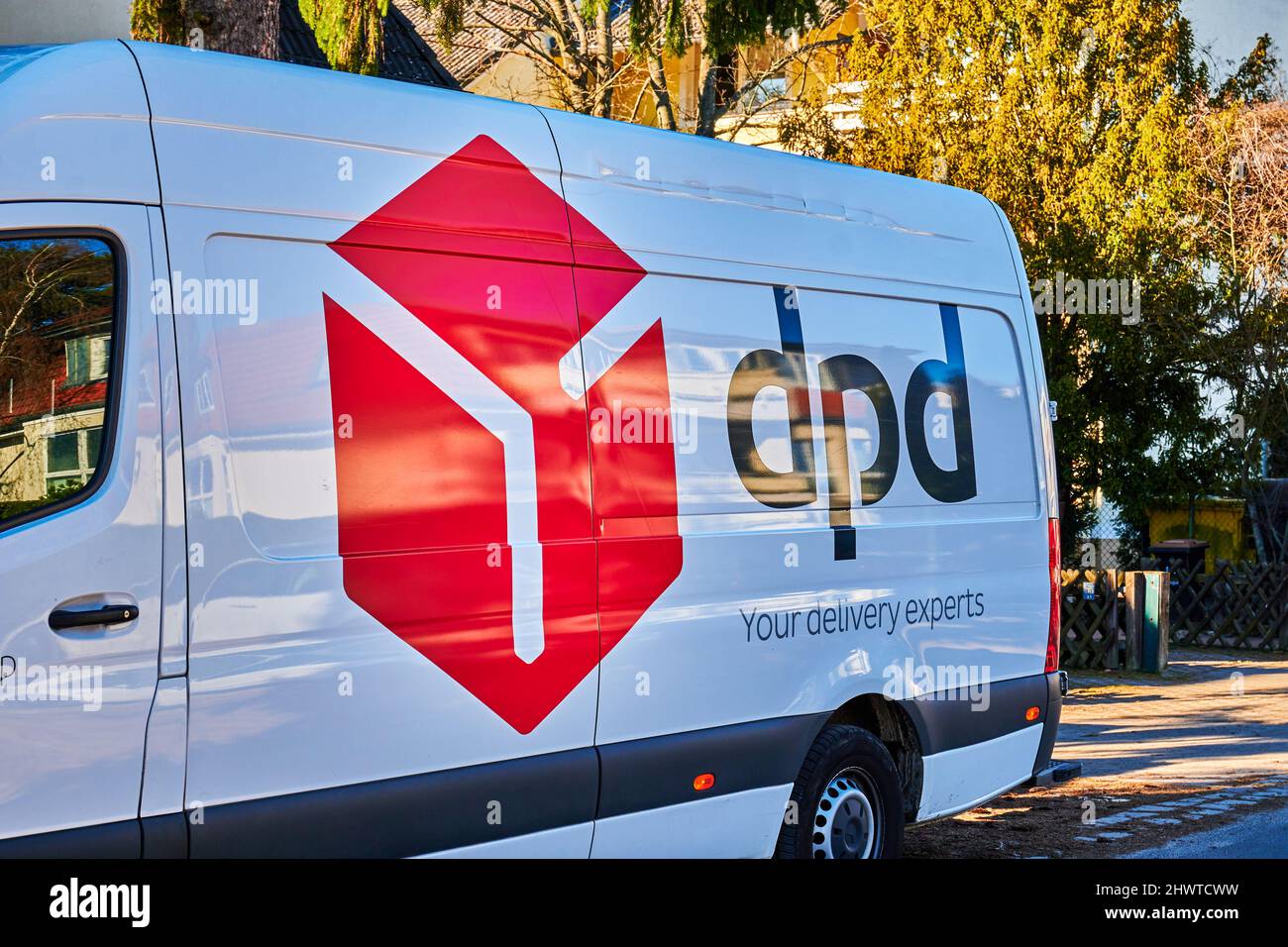 Dpd parcel delivery hi-res stock photography and images - Page 4 - Alamy
