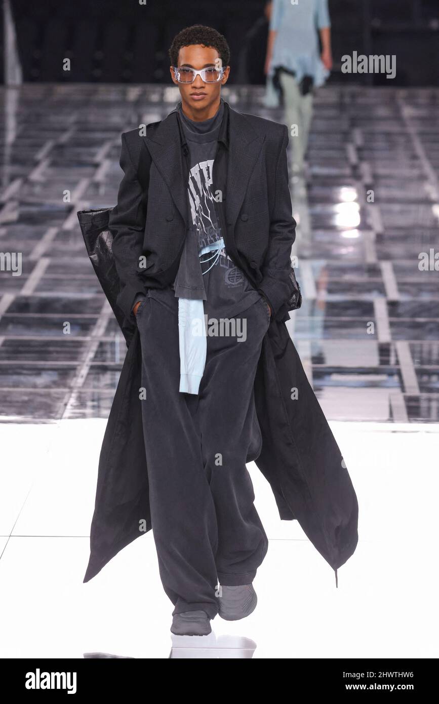 Givenchy Fall 2022 Ready-to-Wear Fashion Show