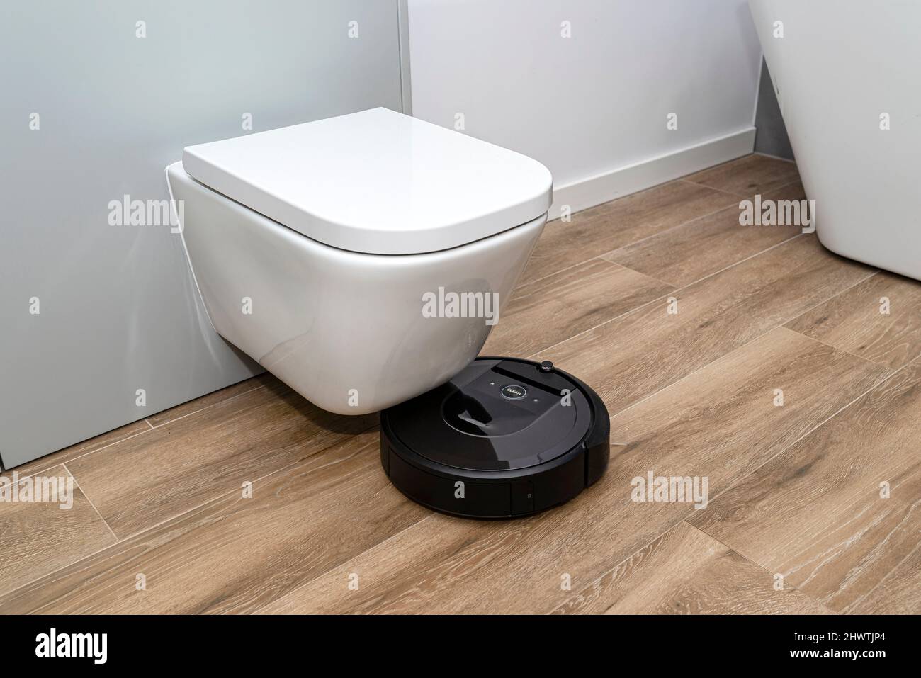 Robot cleans toilet hi-res stock photography and images - Alamy