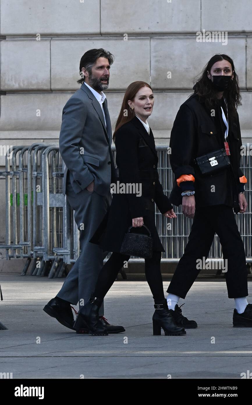 Julianne Moore attending the Louis Vuitton show during PFW Womenswear  Fall/Winter 22/23 in Paris, France on March 7, 2022. Photo by Julien  Reynaud/APS-Medias/ABACAPRESS.COM Stock Photo - Alamy