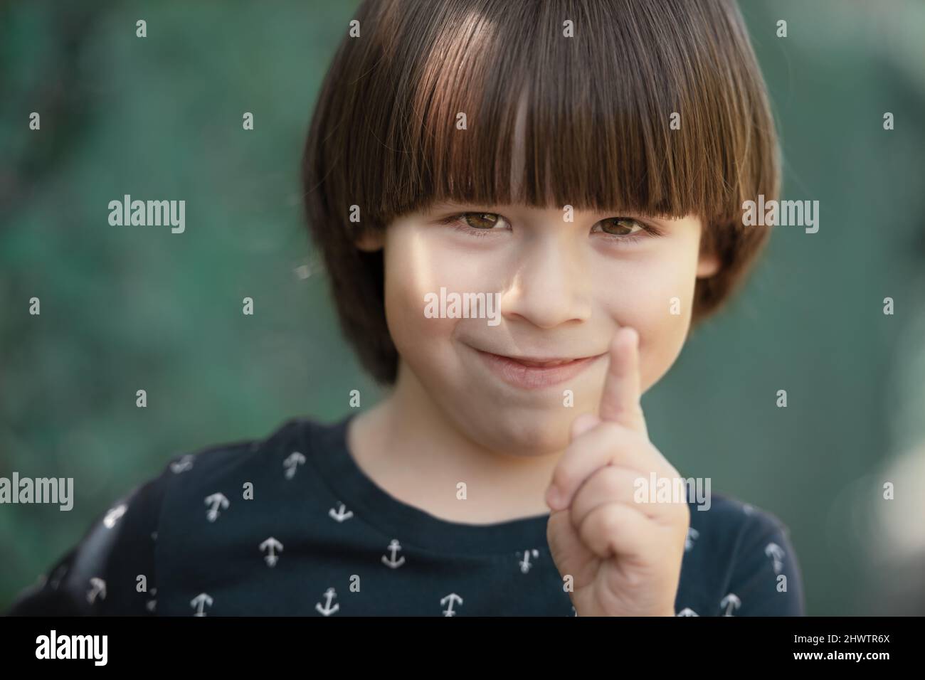 Face blurry boy hi-res stock photography and images - Alamy
