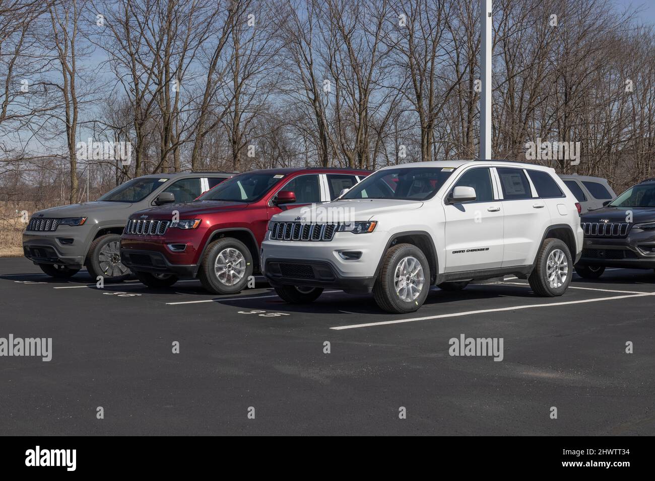 Kokomo - Circa March 2022: Jeep Grand Cherokee display at a Stellantis dealership. Jeep offers the Grand Cherokee in Laredo, Limited, Trailhawk and Ov Stock Photo