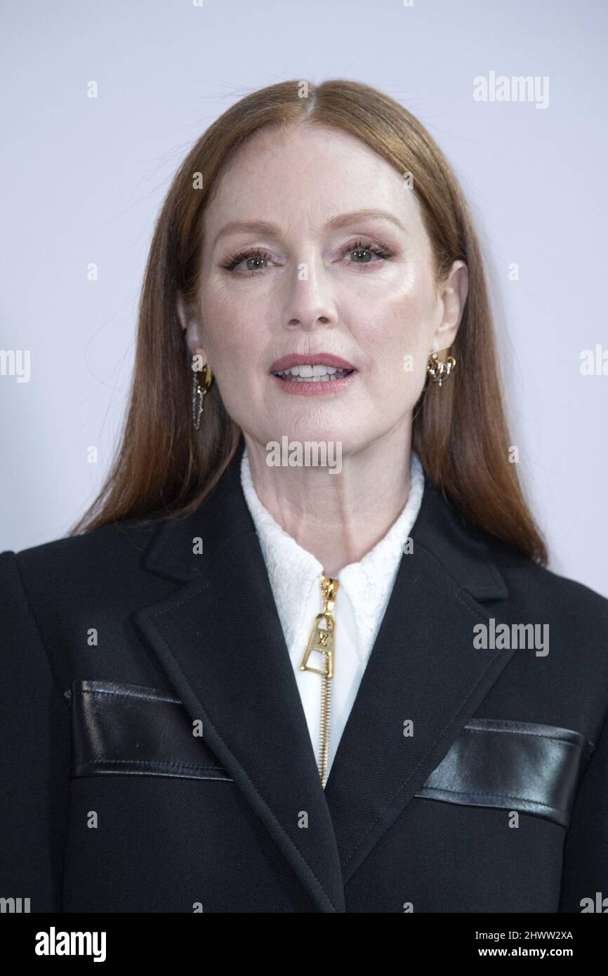 Julianne Moore attending the Louis Vuitton show during PFW Womenswear  Fall/Winter 22/23 in Paris, France on March 7, 2022. Photo by Julien  Reynaud/APS-Medias/ABACAPRESS.COM Stock Photo - Alamy