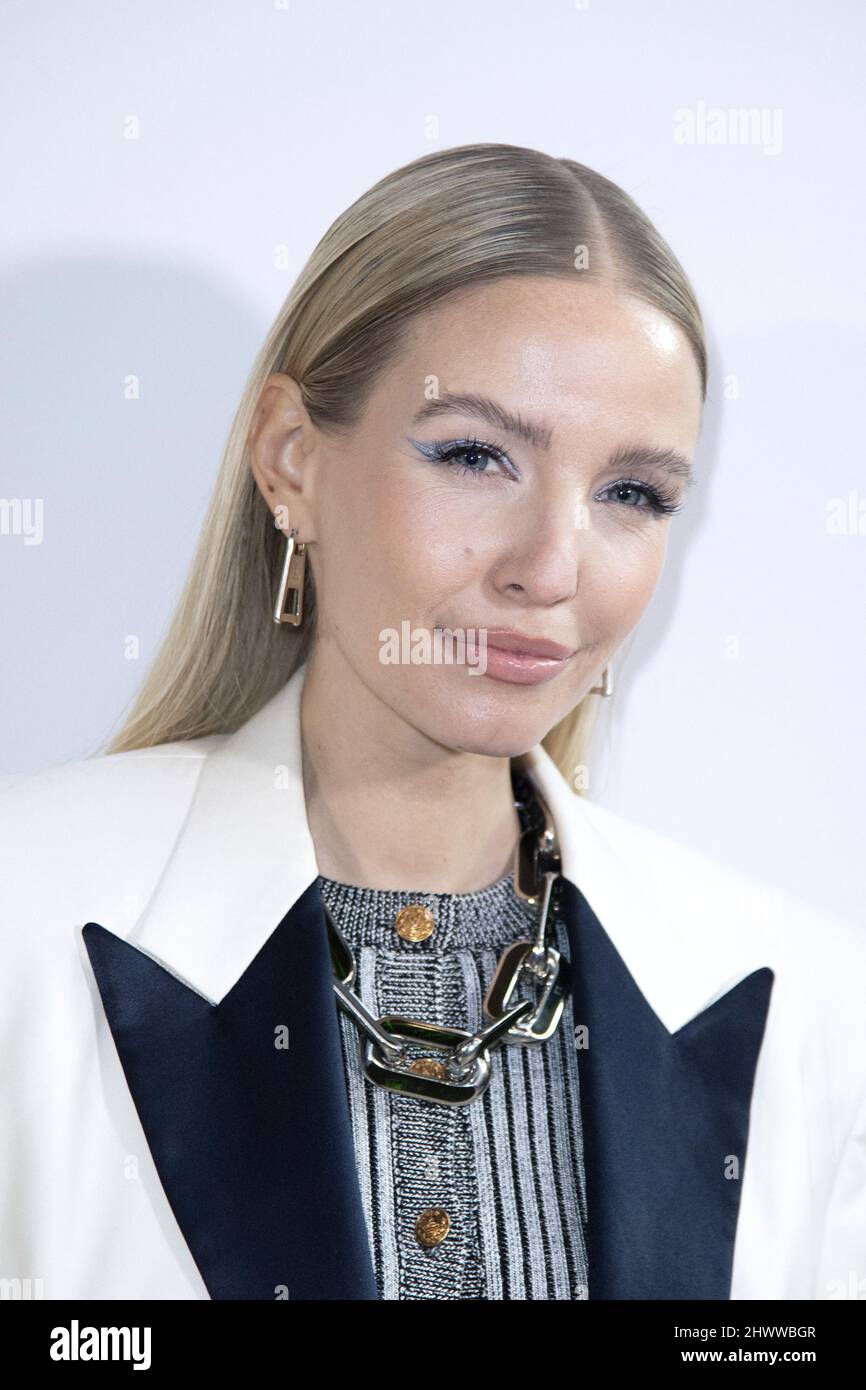 Leonie Hanne attending the Louis Vuitton Womenswear Fall/Winter 2022/