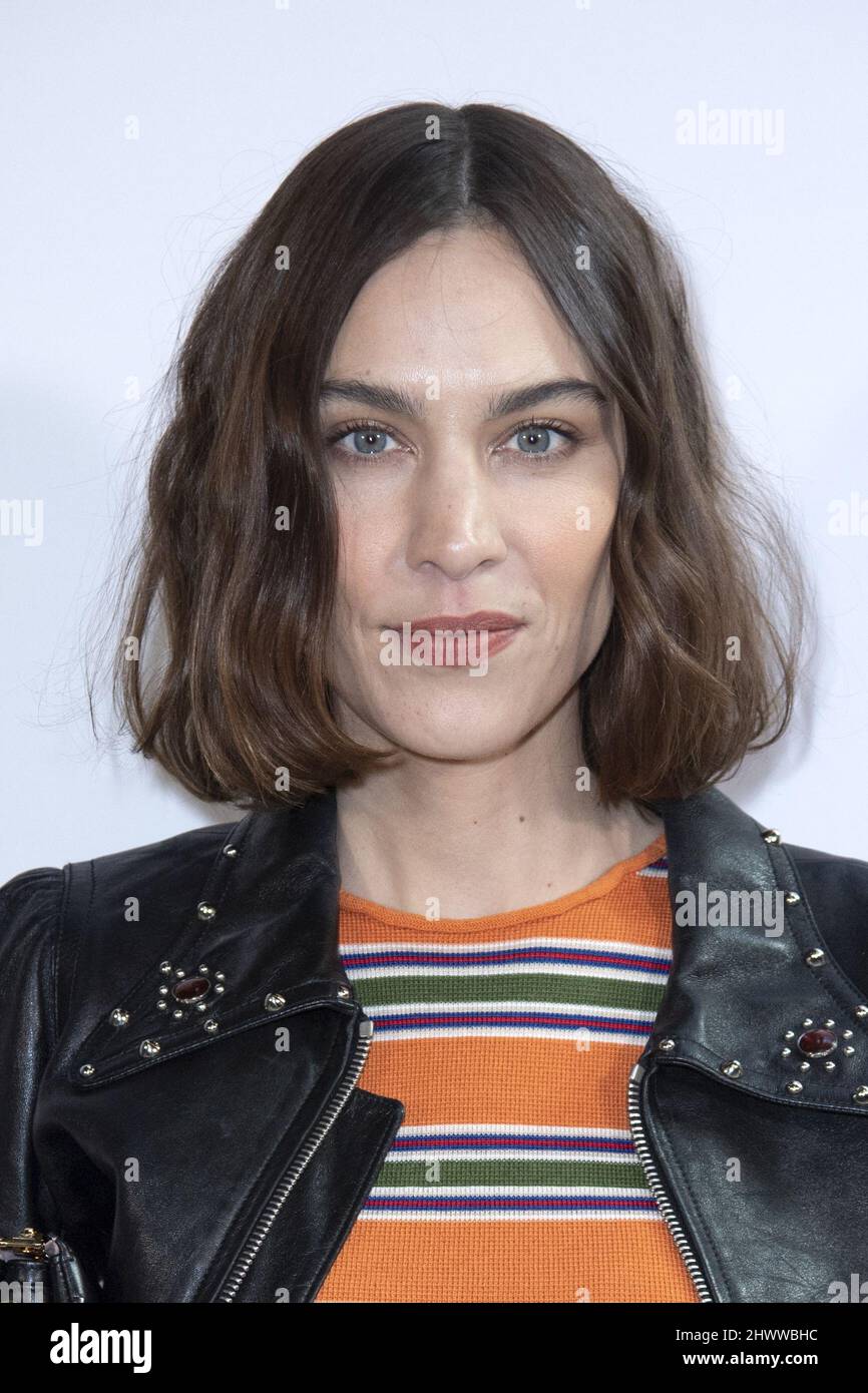 Alexa Chung attending the Louis Vuitton Womenswear Fall/Winter 2022/2023  show as part of Paris Fashion Week in Paris, France on March 07, 2022.  Photo by Aurore Marechal/ABACAPRESS.COM Stock Photo - Alamy