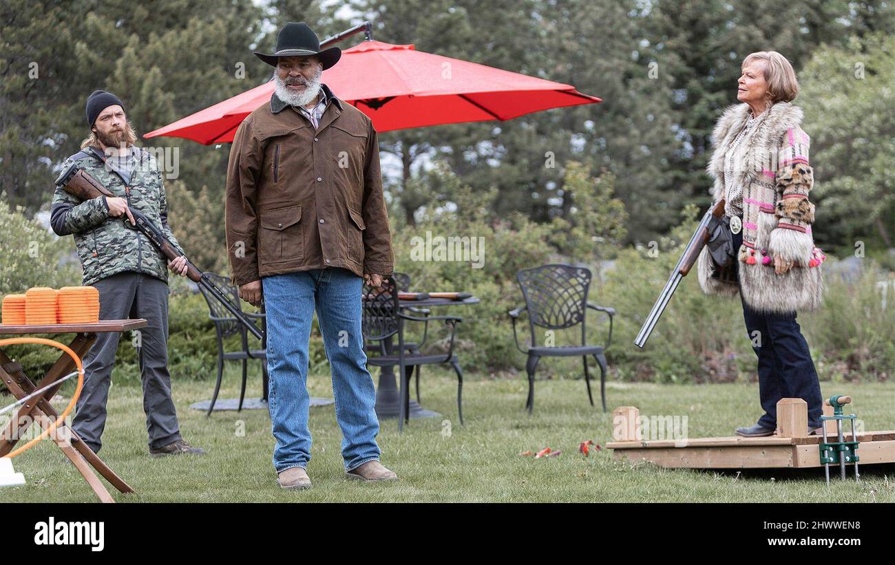 JOE PICKETT, from left David Alan Grier (center), (Season 1, aired Dec