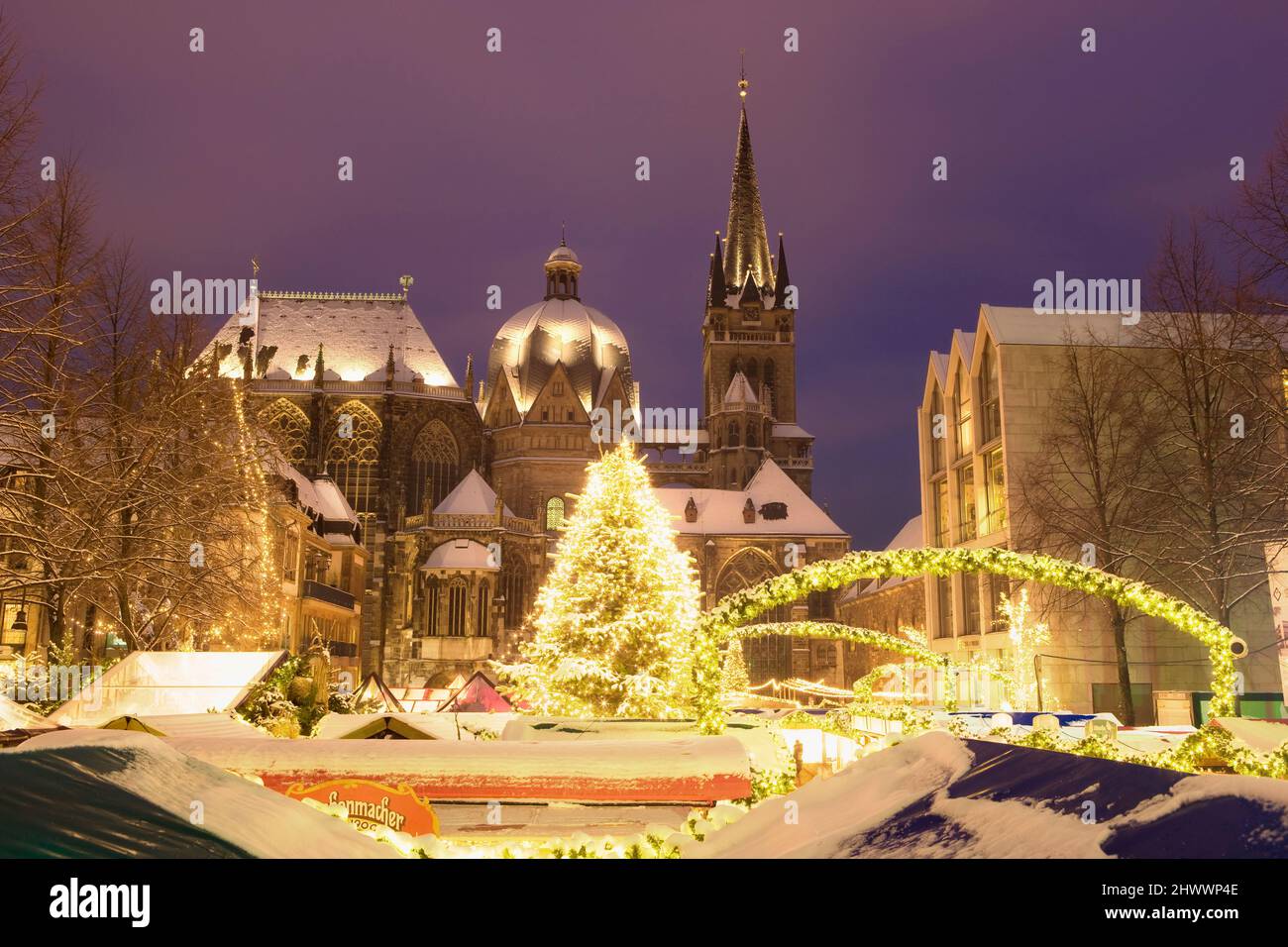 Aachen Christmas market and cathedral, Aachen, Germany Stock Photo