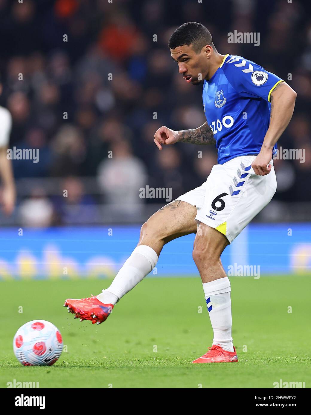 London, England, 7th March 2022.  Allan of Everton runs with the ball  during the Premier League match at the Tottenham Hotspur Stadium, London. Picture credit should read: Jacques Feeney / Sportimage Stock Photo