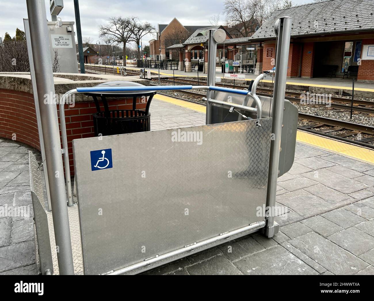 Wheelchair accessibility lift at Glenview train station serving Metra