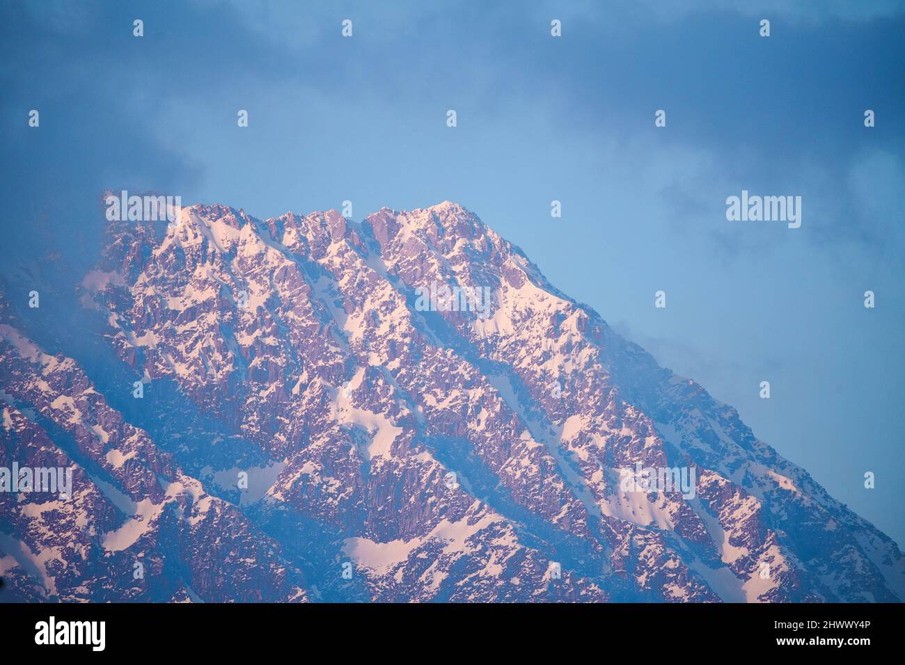 Fold mountains himalayas hi-res stock photography and images - Alamy
