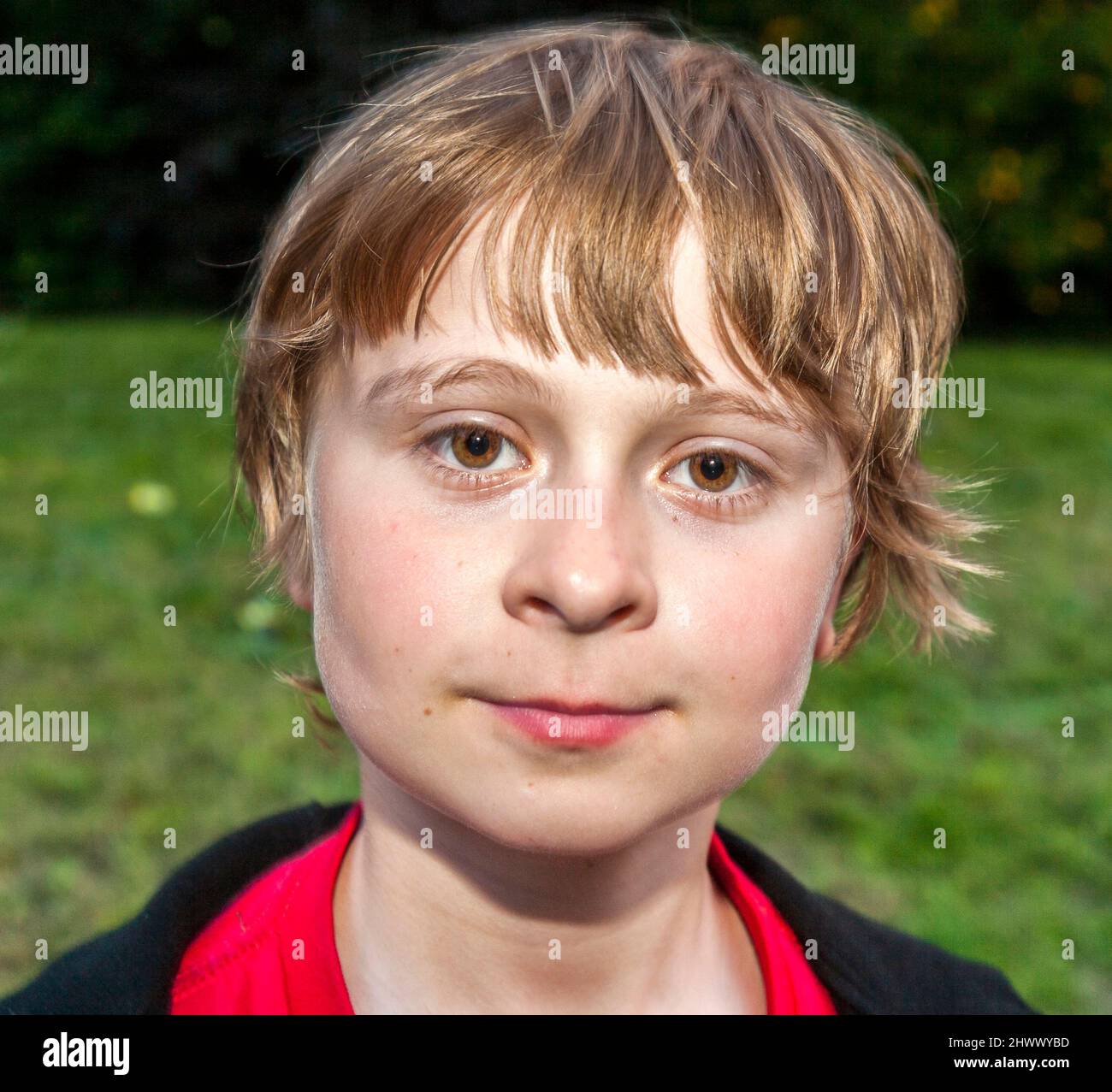 outdoor portrait of cute boy Stock Photo - Alamy