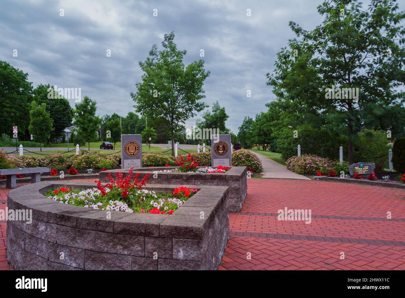 NEW HARTFORD, NEW YORK, USA - 23 JUNE, 2018: Landscape View of New Hartford Veteran Memorial Grave-Stones, Located on 11 Evalon Rd, New Hartford, NY 1 Stock Photo
